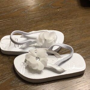 EUC Flower Girl Flip Flops